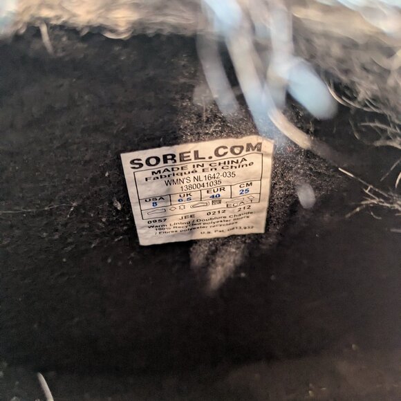 Women's Size 8 Sorel Winter Boots - Fur lined - Picture 8 of 12